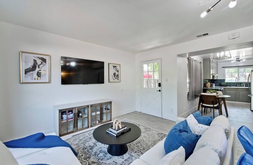 West San Jose Apartment | Modern Home near Santana Row, San Jose