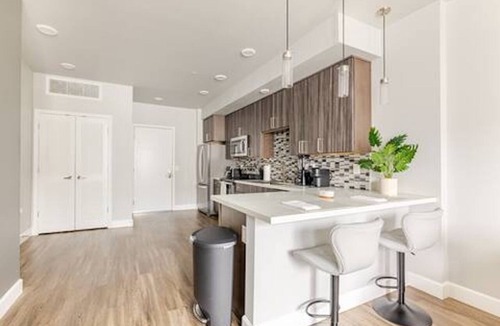 Downtown Sacramento Apartment | Modern Luxury Mid-Rise In The Heart Of The City
