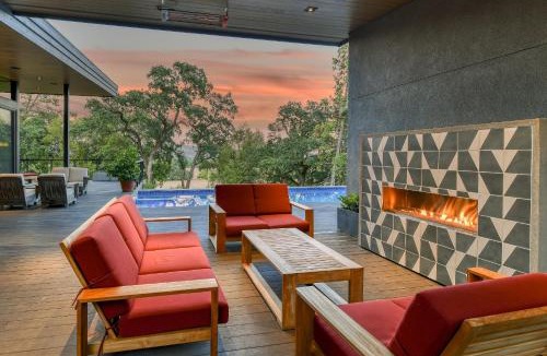 Sonoma Villa | Modern Luxury Villa At Base Of Sonoma Mountain- Includes Wine Tasting Passport