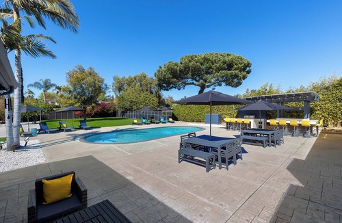 Bonita House | Modern modern Palm Springs home in San Diego