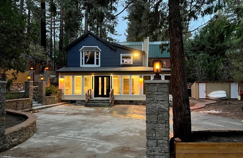 Green Valley Lake House | Modern Mountain Cabin near Lake & Snow w/Hot Tub