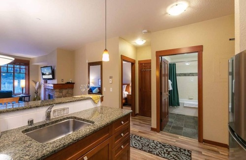 Olympic Valley Condo | Modern Mountain Condo | Steps from Palisades Tahoe Lift + Village!