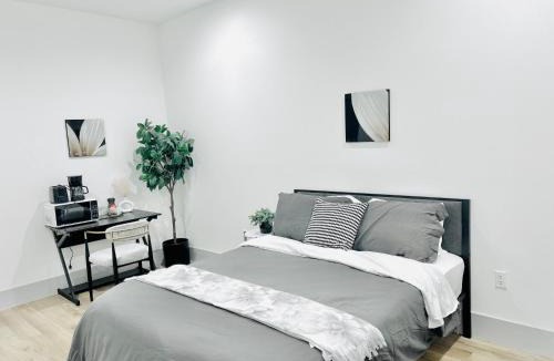 Van Nuys Apartment | Modern New Studio Cozy&Prime Location