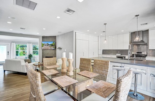 Victoria Park House | Modern Oasis in Tropical Serene Victoria Park/Private Pool/Near Beach Las Olas