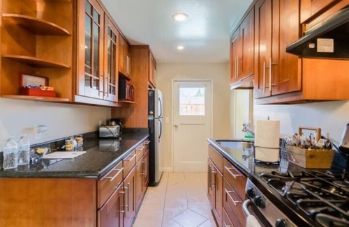 Shoreline West House | Modern poolside house with AC Downtown Mountain View!