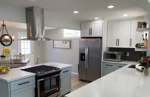 Talmadge House | Modern Renovated 4BR Estate Mins to Beach/Airport