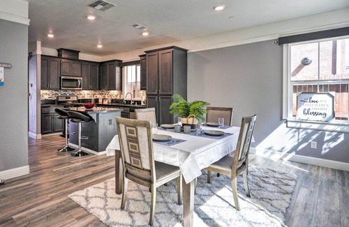 Southwestern Sacramento House | Modern Sacramento House ~ 12 Mi to Downtown!