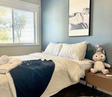 Moreno Valley House | Modern & Spacious Family and Friend 4B3B House
