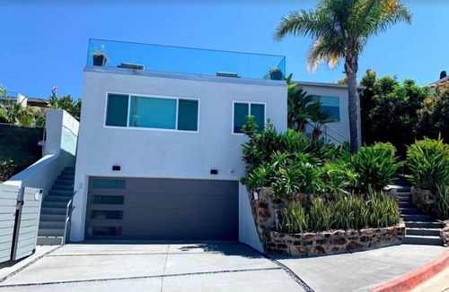 Middletown Apartment | Modern Studio - Stunning Views! Centrally Located!