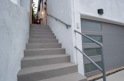 Middletown Apartment | Modern Studio - Stunning Views! Centrally Located!