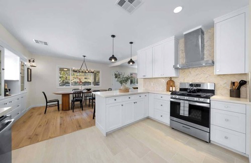 Mission Hills House | Modern & Stylish Mission Hills Neighborhood Escape