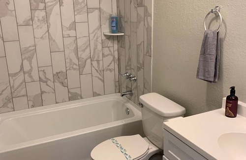 Texas City House | Modern Two Bedroom House near Galveston. Perfect for fishing, shopping, family.
