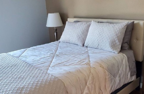 Pacific Terrace Apartment | Modern upscale apartment in the heart of the Gaslamp District!