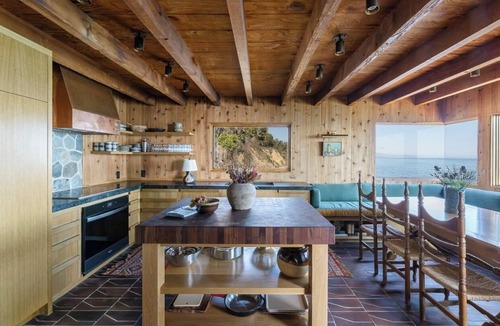 Santa Barbara House | Montecito Point — An Architectural Landmark on the Beach
