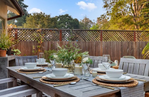 Hedgerow Cottage | Montecito Beach Holiday - Tropical Coastal Cottage within Walking Distance to Miramar Beach