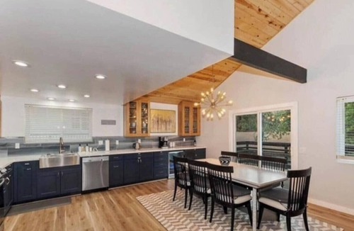 Moonridge Ski Chalet | Moonridge Ski&Zoo Chalet HotTub/4 BB/BBQ/Fire Pit