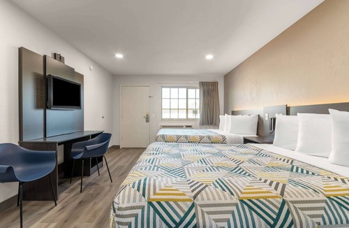 Willows Hotel | Motel 6 Willows, CA
