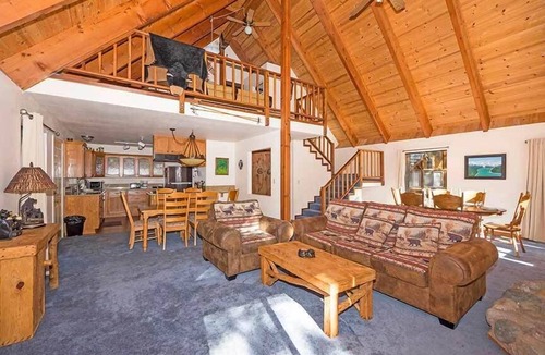 Tahoe Paradise Cabin | Mountain Chalet Sleeping 6- Pool Table and Great Loft Bedroom! - 1870B~