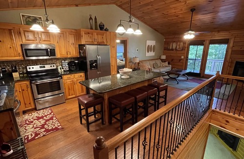 Wolf Laurel Cabin | Mountain Serenity, Log Cabin, Hot Tub, EV Charger, Ski Resort 1mi, Sleeps 9