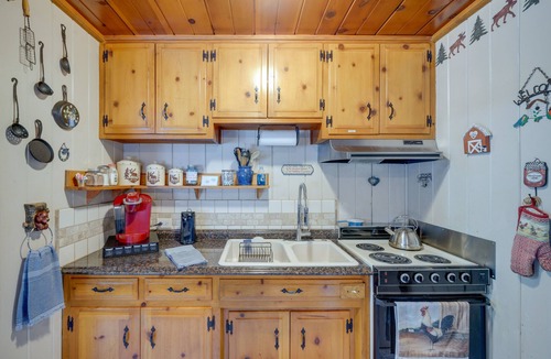 Ponderosa Cabin | Mountain Top's Ponderosa Getaway Near Dome Rock!