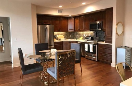 Rancho Palos Verdes Apartment | Mountain View 2 Bdrm/2 Bath/Balcony/Elevator Bldg
