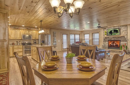 Wears Valley House | Mountain Views for 14, Hot Tub, Game Room, Theater | Community Pool, Peaceful Wears Valley Home, 30 Mins to Dollywood and Gatlinburg, 24 Hr Hospitality