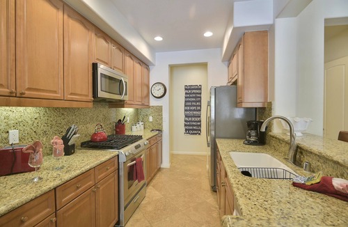La Quinta Condo | Mountain Views! Stunning 2-Story Spanish Townhome, Private Patio, Garage, Pet Friendly! (L55)