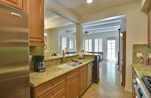 La Quinta Condo | Mountain Views! Stunning 2-Story Spanish Townhome, Private Patio, Garage, Pet Friendly! (L55)