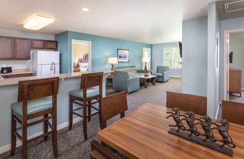 Midway Resort | Mountains, forests and much more!
