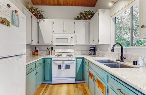 Arrowhead Villas Cabin | Mountainside Retreat w/Fireplace, BBQ & Furnished Deck - Near Village