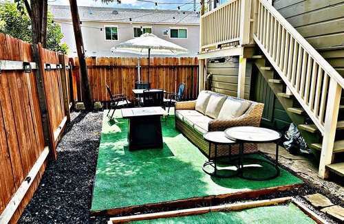 Central Sacramento House | Movie Night w/S'mores over the Fire Pit - 75in TV