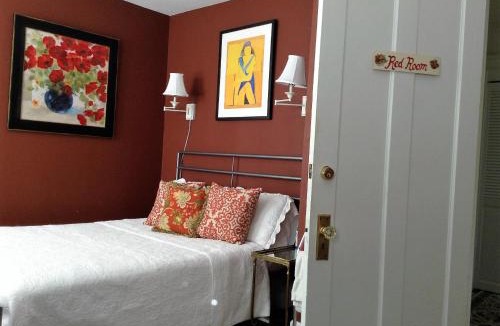 Lake Street Bed & Breakfast | My Rosegarden Guest Rooms