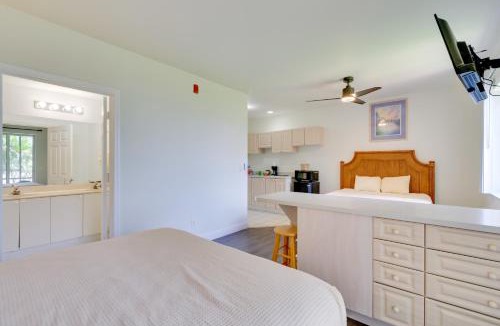 Naples Apartment | Naples Oasis w/Screened Porch & Tennis Court!