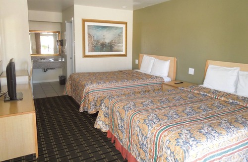 Garden Grove Hotel | National Inn Garden Grove