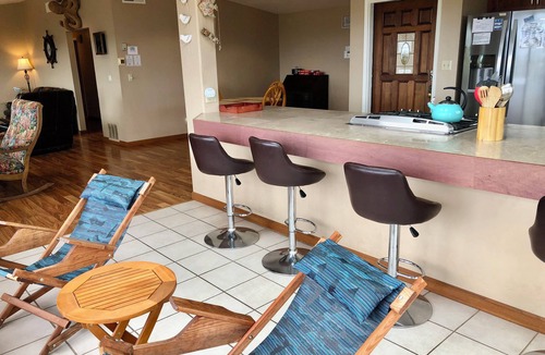 Humboldt Hill House | ⚓️ 🌊Nautical Escape- Bay Views, Patio, Near HWY101