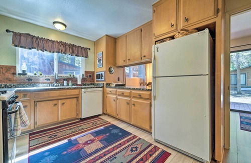 Donner Lake Woods Cabin | Near Lake: Cabin w/Fire Pit & Grill in Truckee!