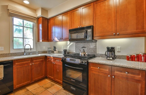 La Quinta Condo | Near Pool! Warm & Elegant, Fountain Views, Twin Beds, Pet Friendly! - Upstairs (T25)