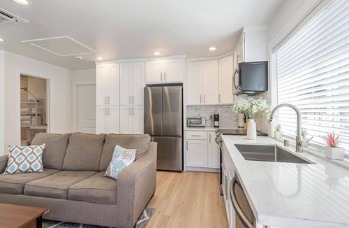Northside House | Near San Jose State l Downtown l Private Studio