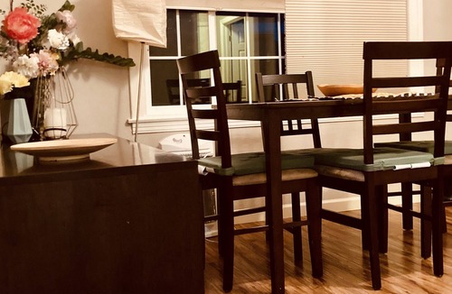 East Palo Alto House | *NEW* Beautiful and comfy home by Stanford, tech. Free parking, large backyard