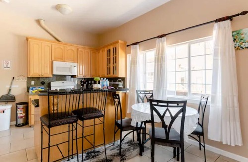 Northside House | New Beautiful House with Open Kitchen, Large Bedrooms and Living-room