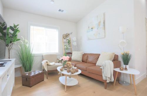 Sunnyvale House | New Build House Laundry Kitchen Airconditation