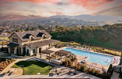 San Ramon House | New built luxury Home: Hiking, Park, Golf, Parking, Near Downtown Restaurants