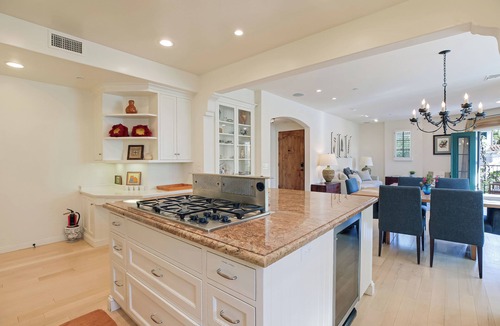 Santa Barbara Villa | NEW! Casa Cielo in the heart of the Funk Zone, 2 blocks to beach, A/C, Pet Friendly!