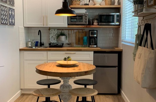 Point Loma House | New cozy studio, 2 queen beds, kitchen, walk to water!