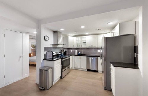Civic District Apartment | New Downtown Atx! 30 day plus!