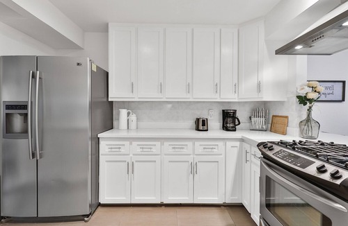 South San Francisco House | NEW Fits 14! Resort like home 20 min to downtown!