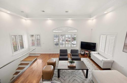 Downtown Los Angeles House | New Listing Dodger Clubhouse by Colby & Conrad