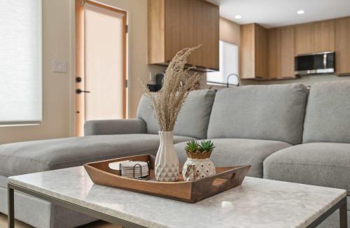 Reseda House | New Listing Valley Villa by Colby & Conrad