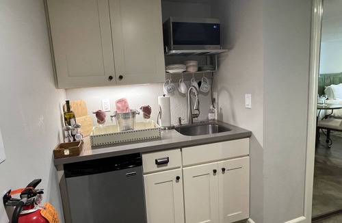 Napa Apartment | New low spring prices, spa-like luxury, walkable to downtown-close to wineries