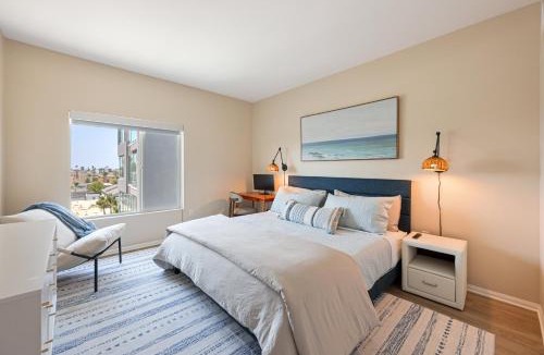 North Park Apartment | NEW LUX Modern Retreat Views Parking Workspaces